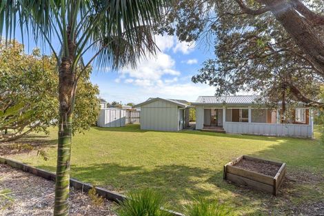 Photo of property in 217 Kiwi Road, Whangamata, 3620