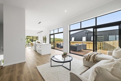 Photo of property in 10 Bob Carter Place, Welcome Bay, Tauranga, 3175