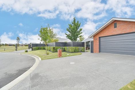 Photo of property in 16 Chestnut Place, Rangiora, 7400