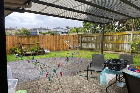 Photo of property in 18 Glen Bay Close, Pinehill, Auckland, 0632