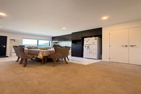 Photo of property in 28b Poruru Close, Papakura, 2110