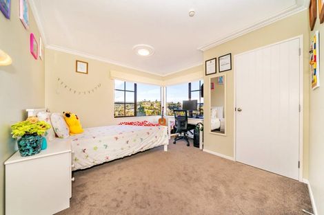 Photo of property in 28 Castle Crescent, Stokes Valley, Lower Hutt, 5019