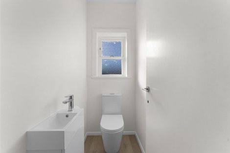 Photo of property in 35 Upjohn Street, Brooklands, New Plymouth, 4310