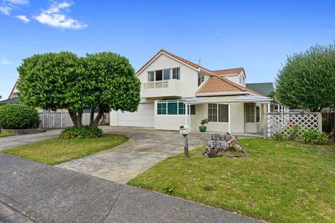 Photo of property in 17 Watson Drive, Paraparaumu Beach, Paraparaumu, 5032