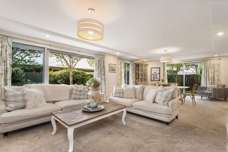 Photo of property in 112 Englefield Road, Northwood, Christchurch, 8051
