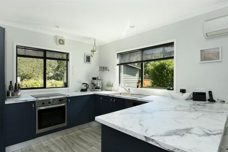 Photo of property in 5 Kaimiko Place, Okiwi Bay, 7193