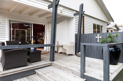 Photo of property in 7 Peace Avenue, Moturoa, New Plymouth, 4310