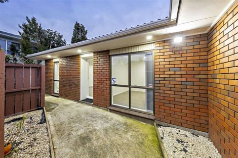 Photo of property in 2/16 Great South Road, Manurewa, Auckland, 2102