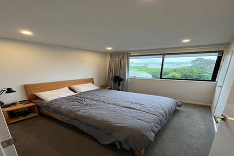Photo of property in 13/8 Chivalry Road, Glenfield, Auckland, 0629