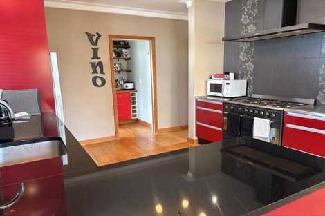 Photo of property in 32 Hardie Street, Hokowhitu, Palmerston North, 4410