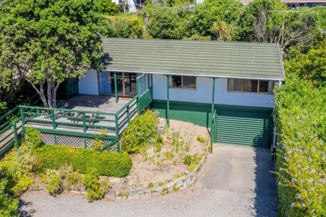 Photo of property in 30 Field Way, Waikanae Beach, Waikanae, 5036