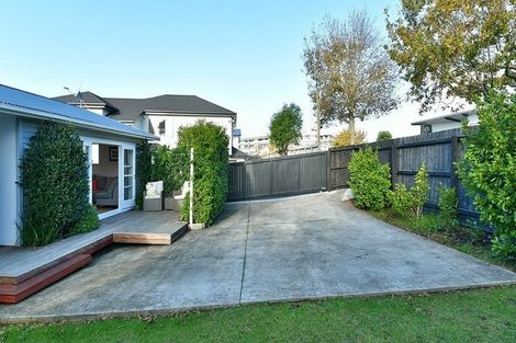 Photo of property in 57 Rosedale Road, Pinehill, Auckland, 0632