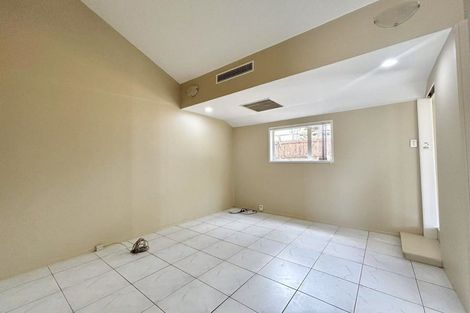 Photo of property in 5 Ancona Lane, Goodwood Heights, Auckland, 2105