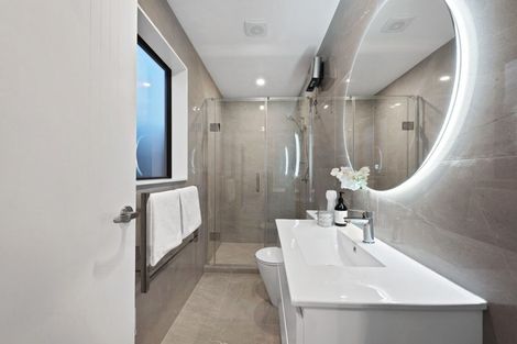 Photo of property in 42c Takutai Avenue, Half Moon Bay, Auckland, 2012