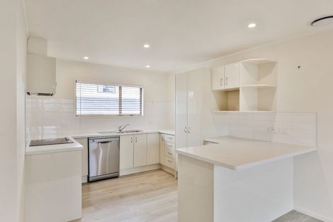 Photo of property in 2/29 Verbena Road, Birkdale, Auckland, 0626