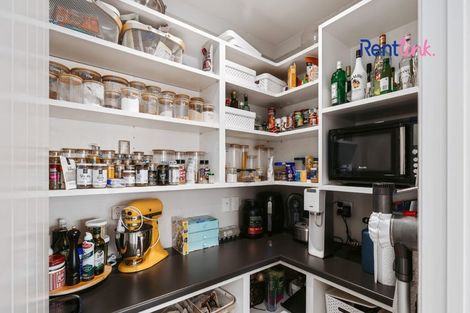 Photo of property in 17 Matepu Crescent, Pyes Pa, Tauranga, 3112