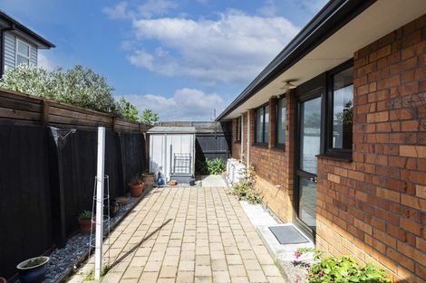 Photo of property in 2/22 Leander Street, Northcote, Christchurch, 8052