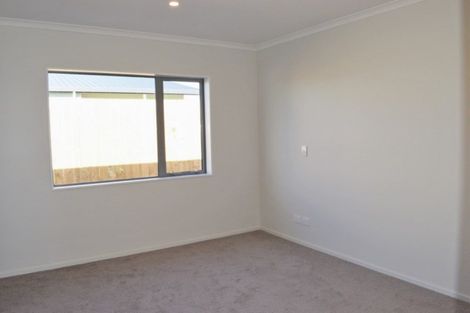 Photo of property in 4 Seagrass Place, Otaki Beach, Otaki, 5512