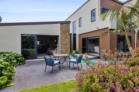 Photo of property in 1b Links Drive, Waiwhakaiho, New Plymouth, 4312