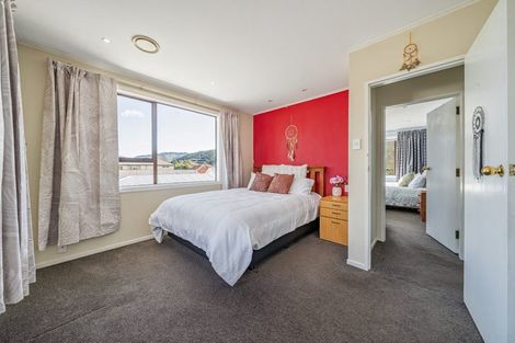 Photo of property in 42a Hudson Avenue, Ebdentown, Upper Hutt, 5018