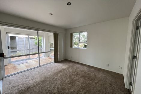 Photo of property in 48 Lyons Avenue, Murrays Bay, Auckland, 0630