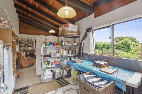 Photo of property in 15 Winara Avenue, Waikanae, 5036