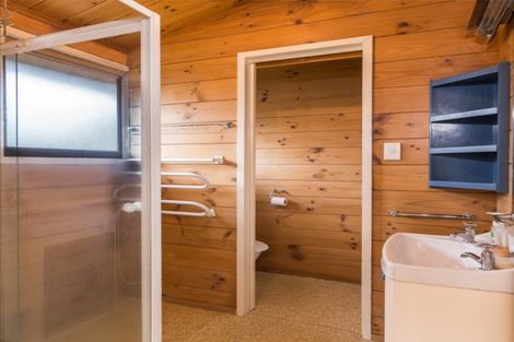 Photo of property in 27 Titoki Avenue, Waipahihi, Taupo, 3330