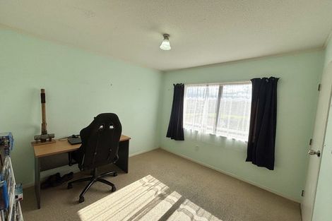 Photo of property in 22 Albatross Close, Whitby, Porirua, 5024
