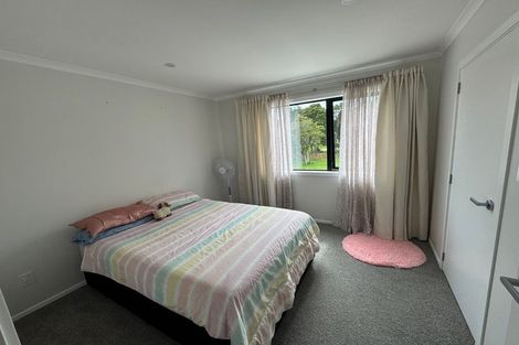 Photo of property in 19 Leo Waikari Crescent, Wallaceville, Upper Hutt, 5018