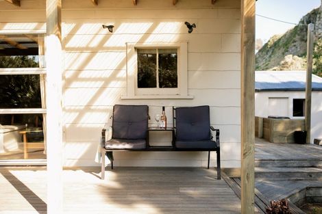 Photo of property in 19 Kapiti Place, Kairakau, Elsthorpe, 4295