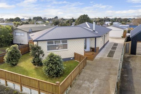 Photo of property in 98 Matai Street, Castlecliff, Whanganui, 4501