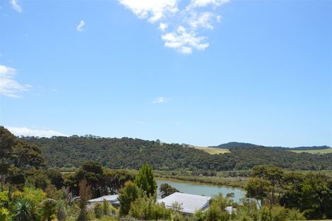 Photo of property in 14 Waterview Place, Haruru, 0204