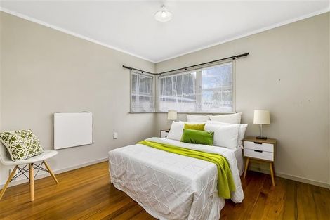 Photo of property in 16 Zita Maria Drive, Massey, Auckland, 0614