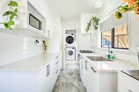 Photo of property in 4 Kenney Crescent, Fairfield, Hamilton, 3214