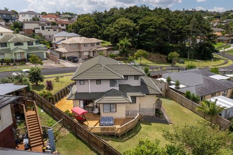 Photo of property in 6 Fairchild Avenue, Goodwood Heights, Auckland, 2105