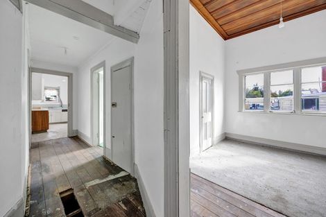 Photo of property in 15 Cornwall Street, Eltham, 4322