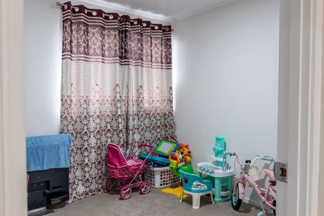 Photo of property in 2/17 Trimdon Street, Randwick Park, Auckland, 2105