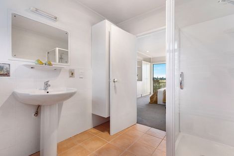 Photo of property in 233 Point View Drive, Dannemora, Auckland, 2016