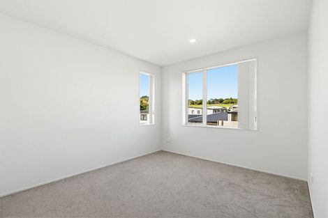 Photo of property in 5b Poruru Close, Papakura, 2110