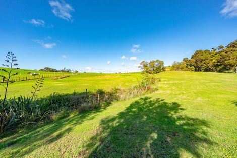 Photo of property in 58 Arrowsmith Road, Waitakere, Henderson, 0782