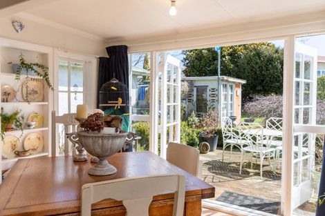 Photo of property in 34 Queen Street, Dannevirke, 4930