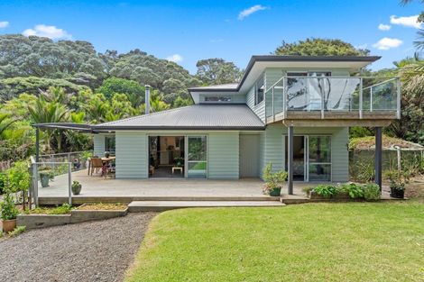 Photo of property in 296 Motutara Road, Muriwai, Waimauku, 0881