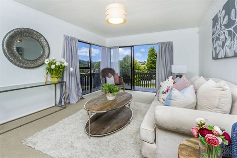 Photo of property in 43 Tamahere Drive, Glenfield, Auckland, 0629