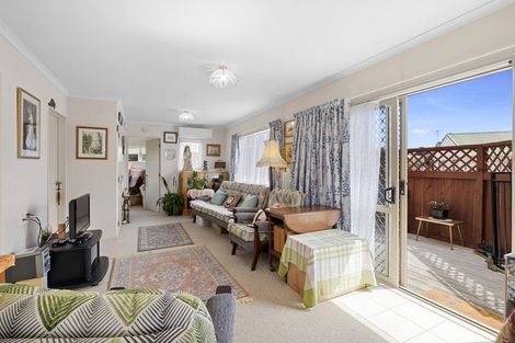 Photo of property in 3/9 Kelvin Place, Westown, New Plymouth, 4310