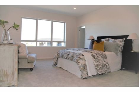 Photo of property in 98 Godfrey Drive, Orewa, 0931