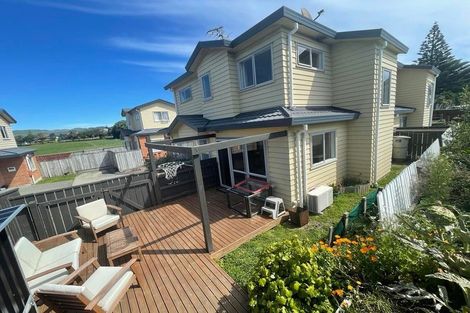 Photo of property in 10 Pohutukawa Grove, Titahi Bay, Porirua, 5022