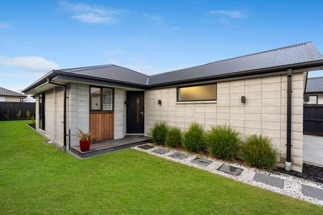 Photo of property in 19 Bamber Crescent, Halswell, Christchurch, 8025