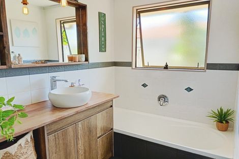 Photo of property in 42 Katerini Grove, Papamoa Beach, Papamoa, 3118