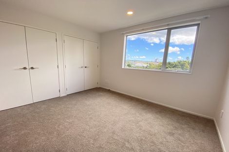 Photo of property in 57d Edmonton Road, Henderson, Auckland, 0612