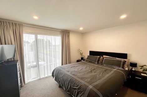 Photo of property in 1/12 Enderby Drive, Te Atatu Peninsula, Auckland, 0610